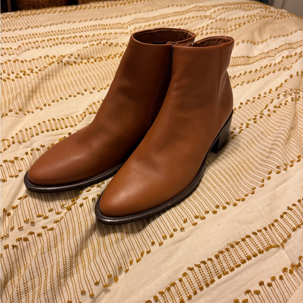 Ecco Tan Ankle Boots Sleek Minimalist Design